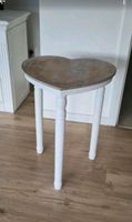 Shabby chic Beistelltisch Herz weiss Brandenburg - Herzfelde Vorschau