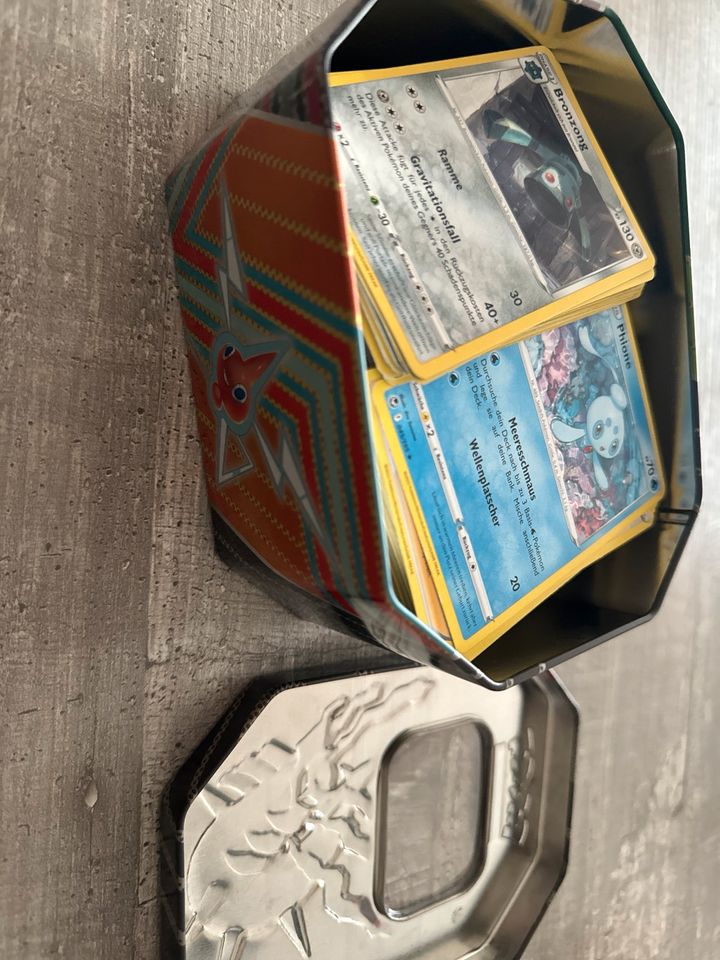 250 Pokémon Karten + Pokémon Box in Lörrach