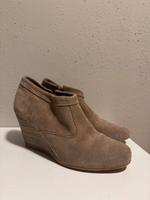 Esprit Stiefeletten beige 38 Keilabsatz Hessen - Schauenburg Vorschau