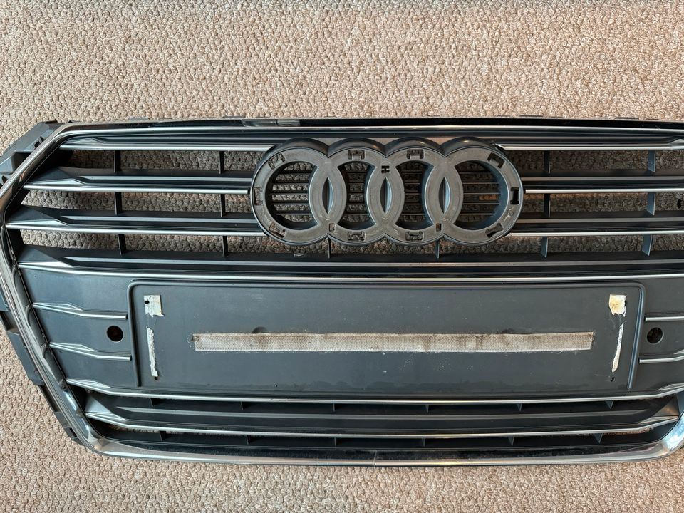 Audi A4 B9 kühlergrill in Verden