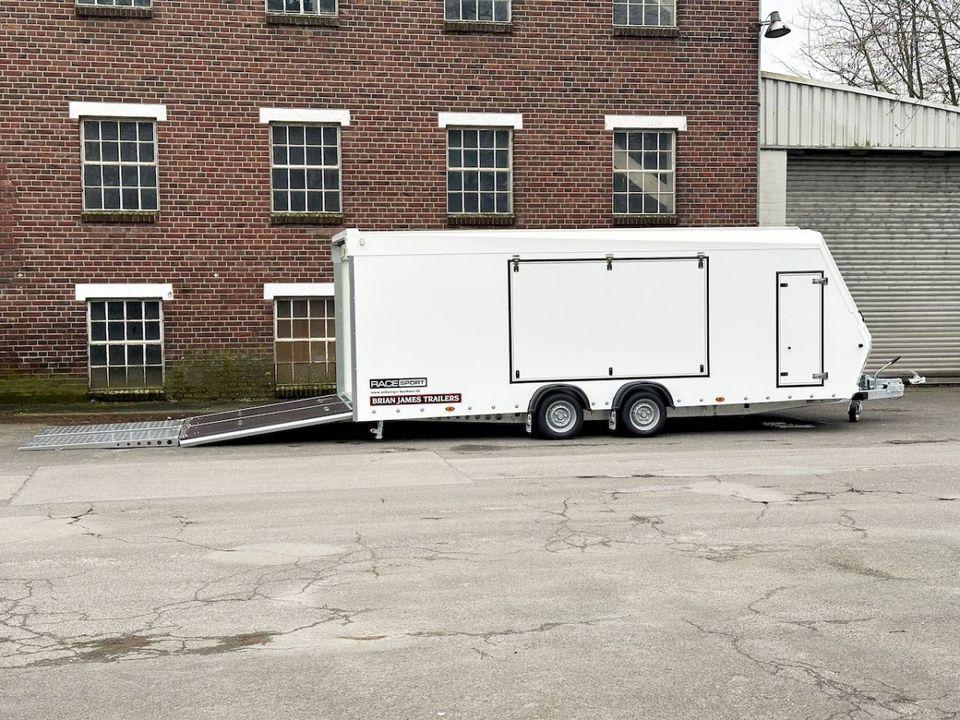 Brian James Race Sport 550x200cm 3t Autotransporter Geschlossen in Bocholt