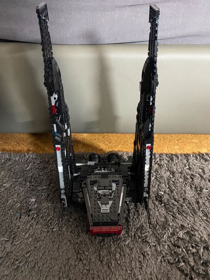 Lego 75256 Kylo Ren‘s Shuttle ohne Figuren in Westendorf