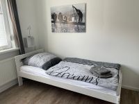 Holzbett weiß Bett Einzelbett  80x200 mit Matratze und Bettlatten Niedersachsen - Wangerland Vorschau