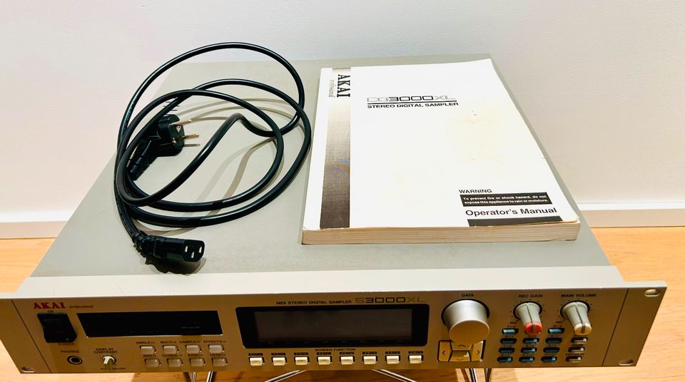 AKAI S3000XL Midi-Stereo Digital Sampler -  TOP Zustand in Sentrup