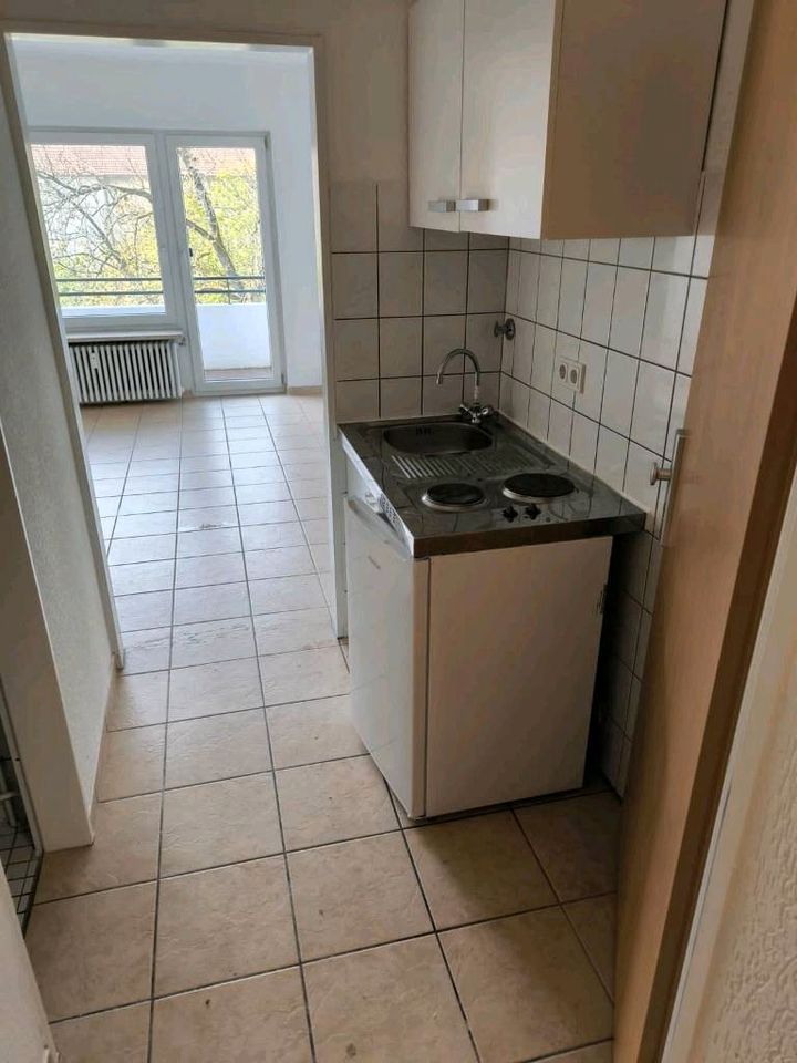 Saarbrücken Malstatt 1 Zi- App., Küche, Diele, Badewanne, Balkon in Saarbrücken