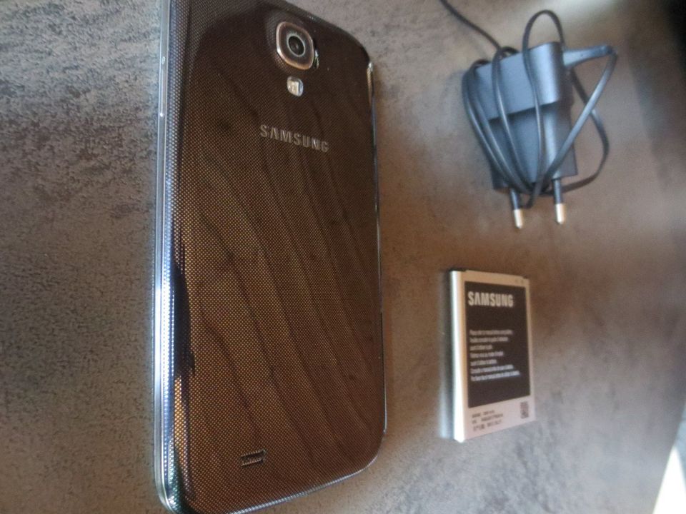 Samsung Galaxy S4 GT-I9505 schwarz in Bretten