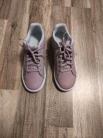 Nike Sneaker Schuhe Gr 35,5 neu Nordrhein-Westfalen - Burscheid Vorschau