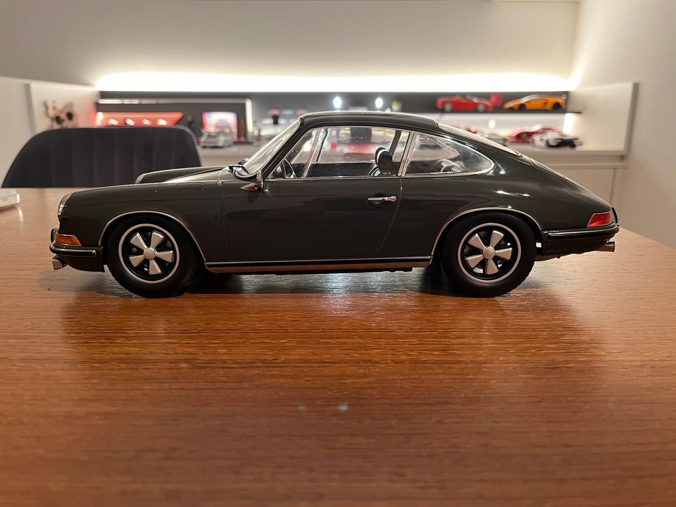 Porsche 911 S -1968- grau- 1:12 in Passau