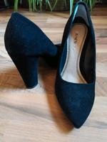 ⭐ Neue ⭐ Pumps in Schwarz, Gr. 38, Velours-Optik Niedersachsen - Meinersen Vorschau
