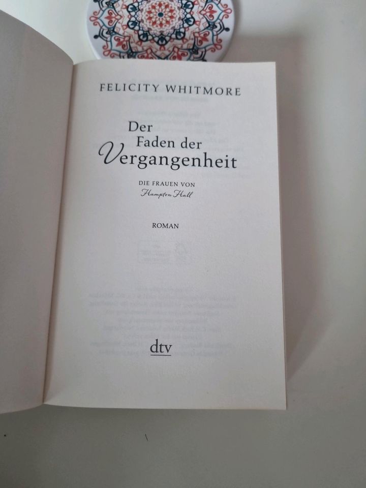 Der Faden der Vergangenheit | Die Frauen von Hampton Hall - Roman in Remscheid