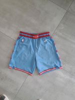 NIKE Trainingsshorts hellblau/rot Sachsen-Anhalt - Magdeburg Vorschau