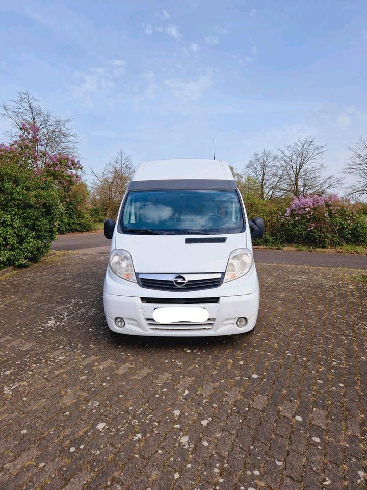 Opel Vivaro, Camper, Wohnmobil, Autark, Vanlife, Solar in Oranienbaum-Wörlitz