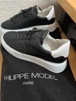 Philippe Model ⭕️ Paris Sneaker Designer Gr 43 schwarz Hessen - Hanau Vorschau