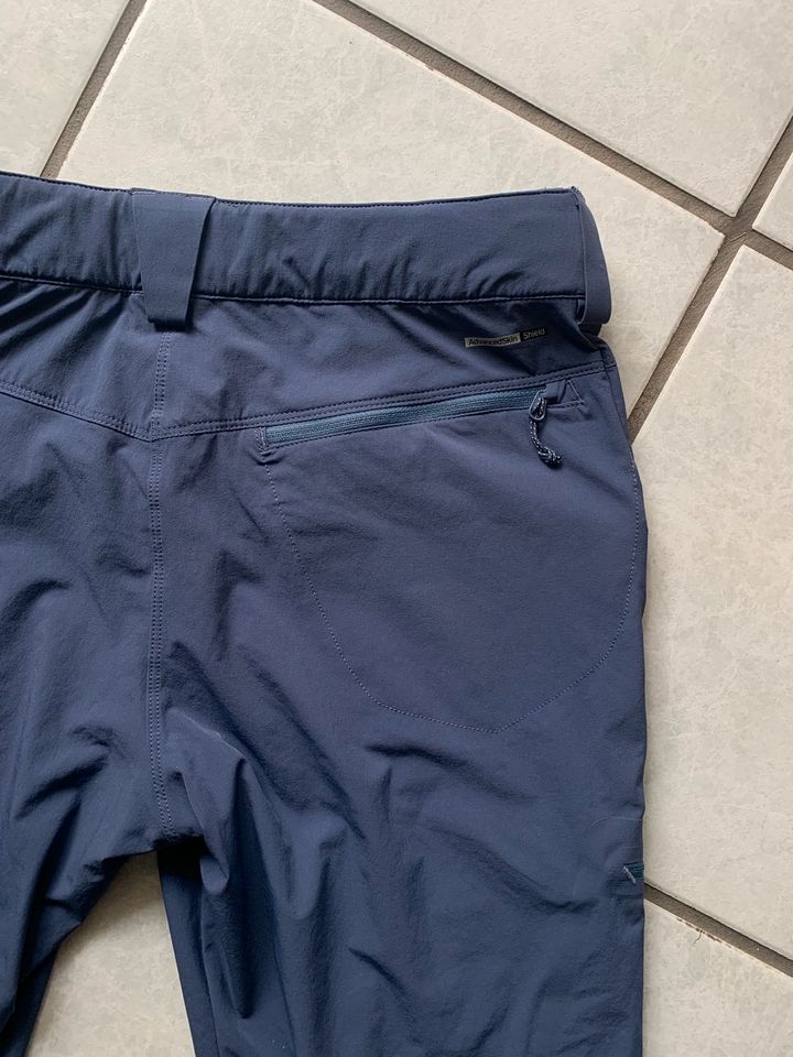 Salomon Wayfarer Capri Trekking Wander Hose 38/M blau Shorts in Merzig