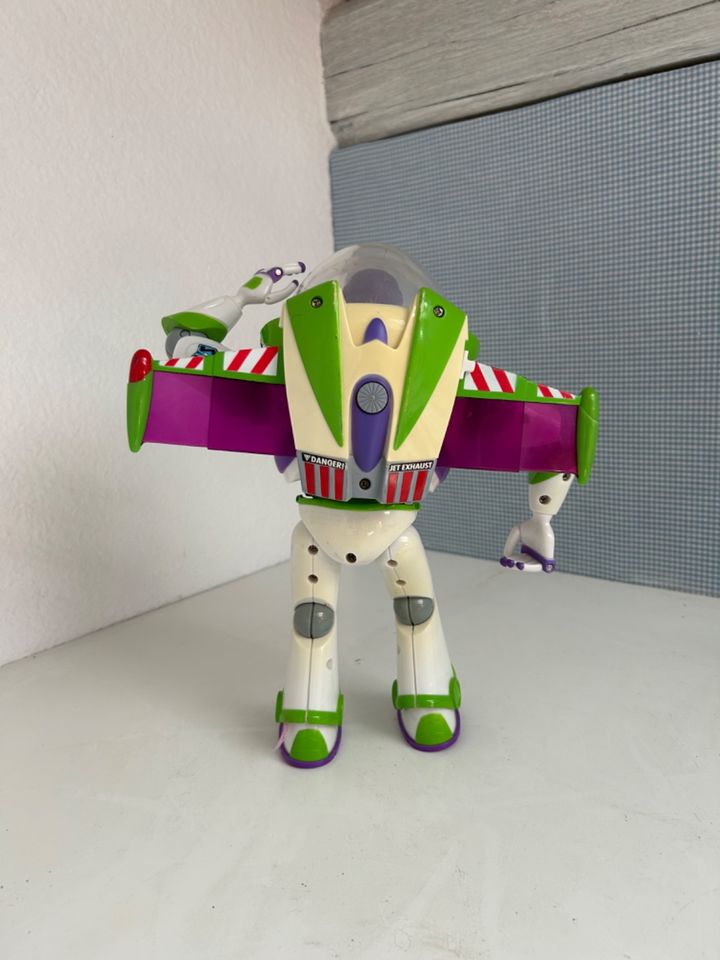Sprechende Buzz Lightyear Figur in Krauchenwies