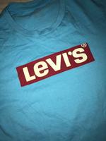 Levis Tshirt S Damen babyblau hellblau rot Hessen - Volkmarsen Vorschau