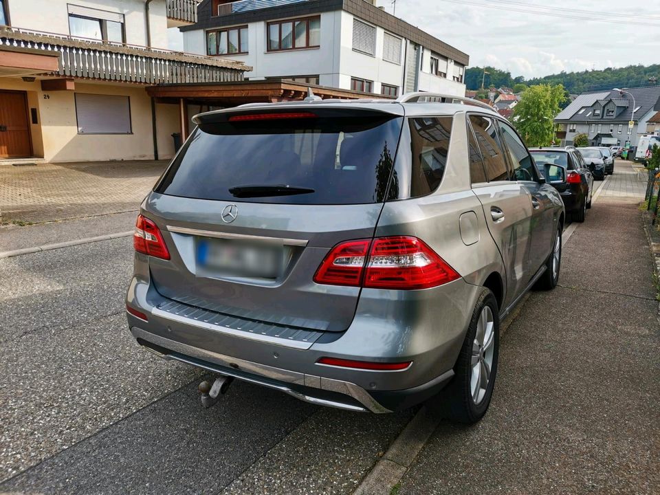 Mercedes ML 350 BlueTec mit Distronic Plus in Pforzheim