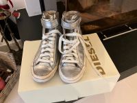 Diesel Sneakers silber  Größe 38 Duisburg - Walsum Vorschau