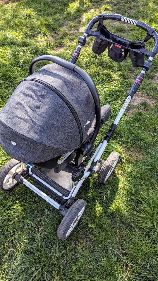 Kinderwagen + Zubehör in Leipzig