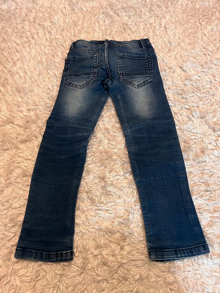 Jeans Gr. 116 blau in Tremsbüttel