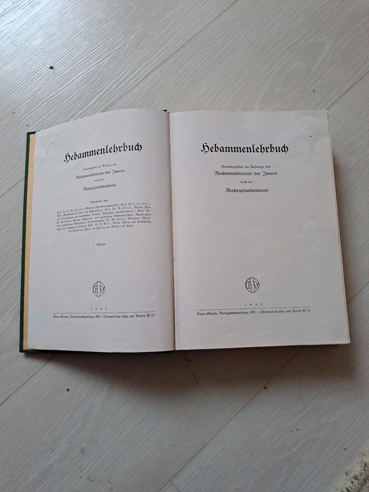 Hebammenlehrbuch von 1943 ! 1. AUFLAGE in Worms