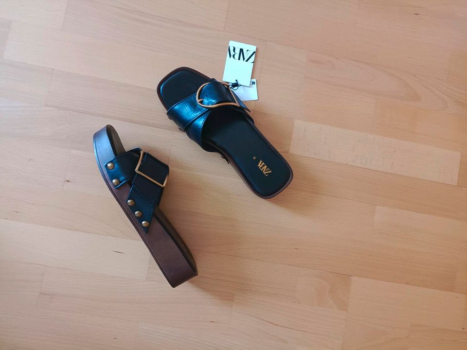 Sandalen Zara 37 Flip-Flops 37, Pantoletten 37, echtes Leder in München