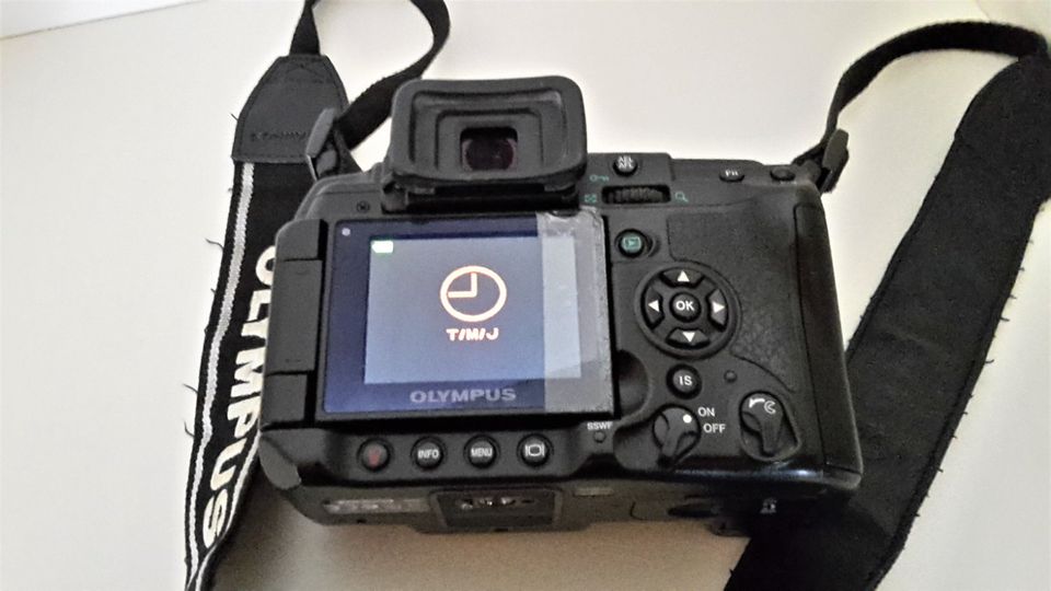 Olympus Kamera E3 mit Objektiv und Zubehör in Nürnberg (Mittelfr)
