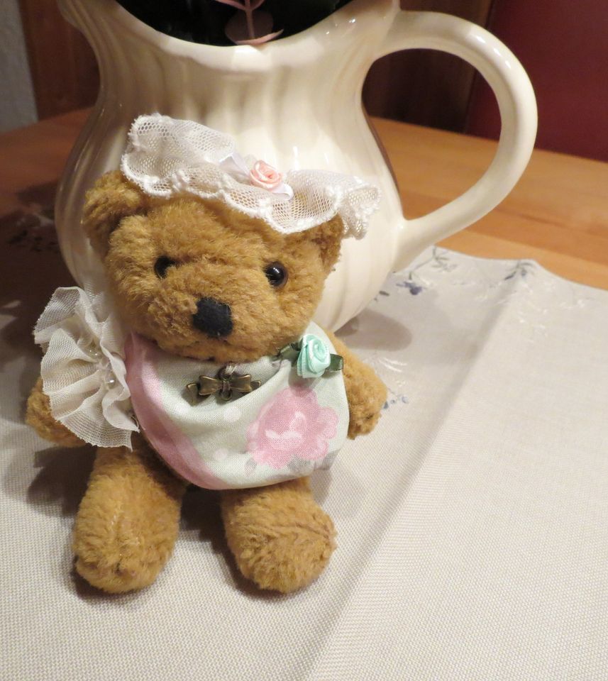 Süsser, älterer kleiner Deko Teddybär/Teddy, Shabby Chic/Vintage in Kaiserslautern