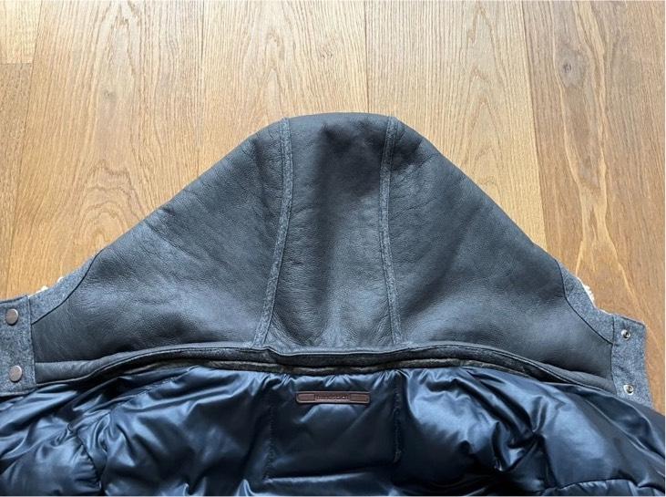 SALE Daunenjacke von Handstich, Dunkelblau, mit Lammfell-Kapuze in Nürnberg (Mittelfr)