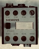 Siemens Hilfsschütz 3TH40 2/2E  220V- 264V, 40-60 Hz Nordrhein-Westfalen - Kamp-Lintfort Vorschau
