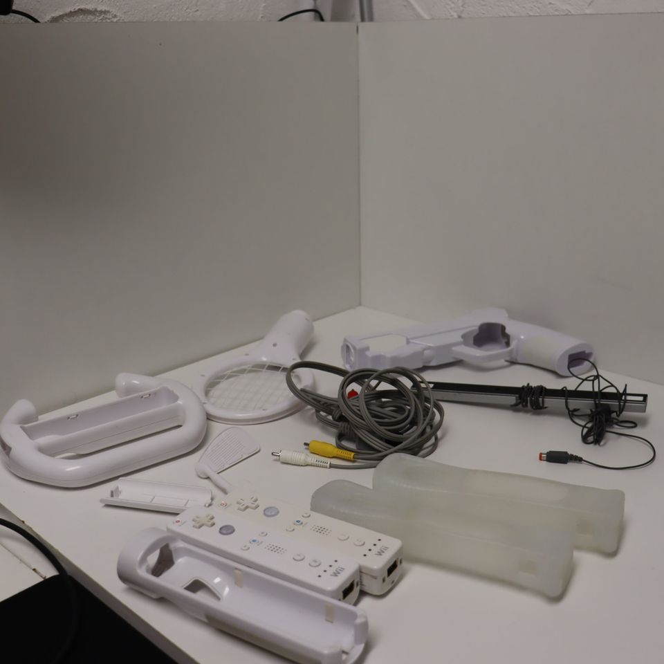 Nintendo Wii Set mit Konsole RVL-001 in München