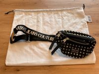 Versace Jeans Couture Gürtel-Tasche mit Nieten & Stoff-Beutel Neu Berlin - Marzahn Vorschau