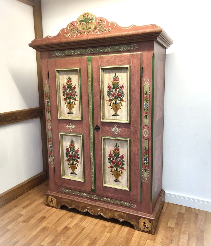 Voglauer Anno 1800 altrosa rosa Schrank Bauernschrank Holz 1099€* in Fulda