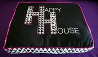 NEU ! Happy House Simplicity Hundebett Kissen schwarz weiss pink Nordrhein-Westfalen - Solingen Vorschau