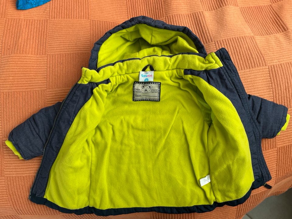 TOPOMINI  Warme Winterjacke mit Fleece Kapuze Größe 80 in Köln