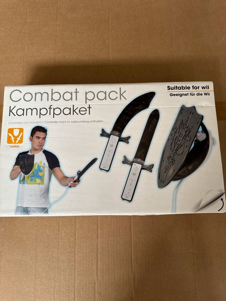 Kampfpaket für Nintendo Wii Konsole. Schwerter und Schild in Bruchköbel