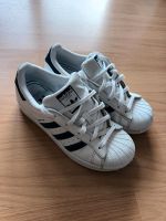 Adidas Kinder Schuhe Superstar Größe 33 Bayern - Ebermannstadt Vorschau