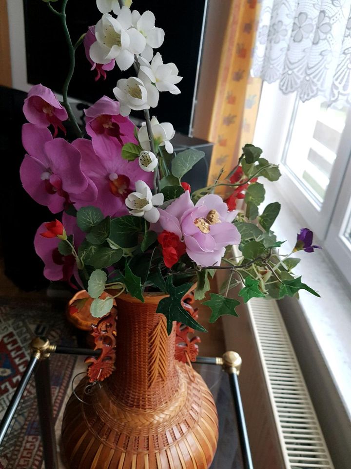 Asiatische Vase für Blumen. Ca. 33 cm hoch in Braunschweig