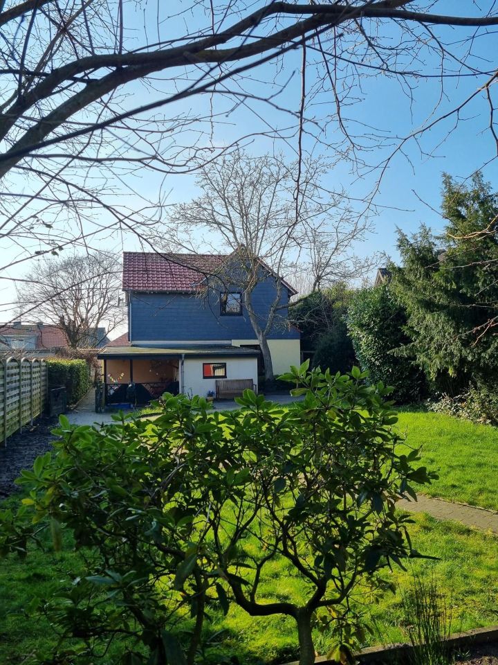 Sehr gepflegtes, großzügiges Wohnhaus in ruhiger Wohnlage in Oldenburg (Kreyenbrück) mit Garage in Oldenburg