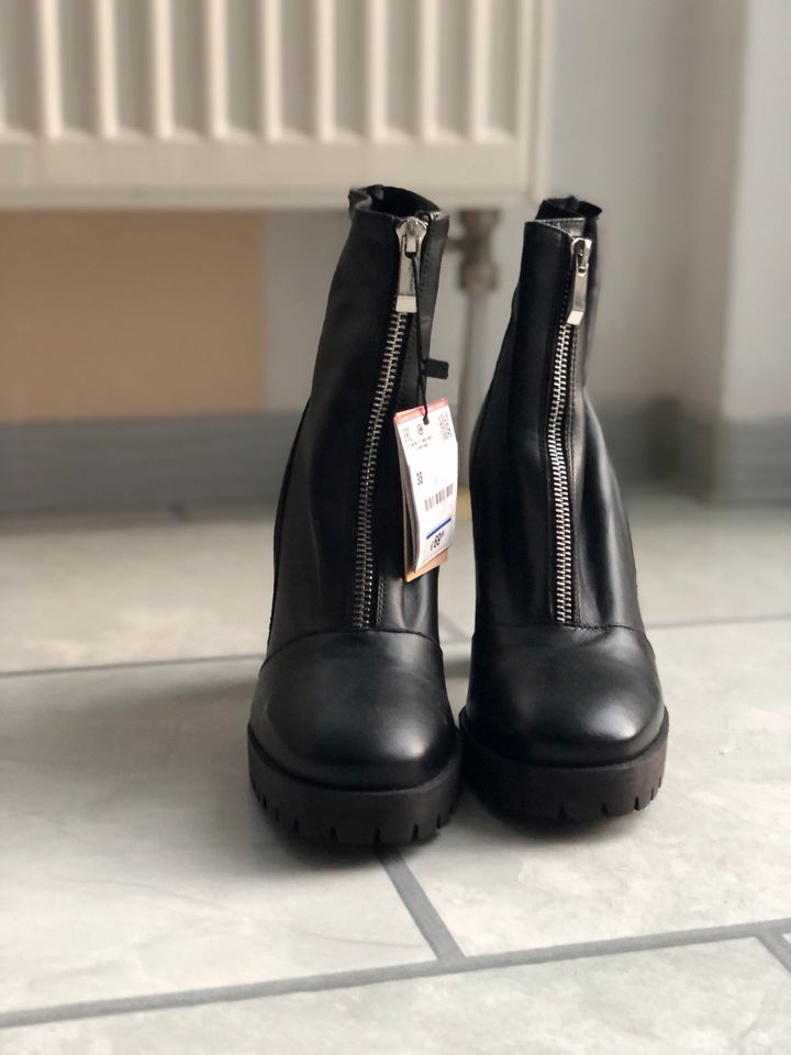 Sehr schöne neue Leder-Boots/ Stiefeletten von Zara, Größe 38 in Dortmund