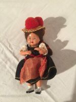 Puppe, Schildkröt,10 cm,Schwarzwaldtracht,unbespielt Niedersachsen - Ronnenberg Vorschau