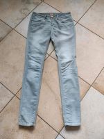 graue Jeans von Only Gr. 28/34 Thüringen - Lengenfeld unterm Stein Vorschau