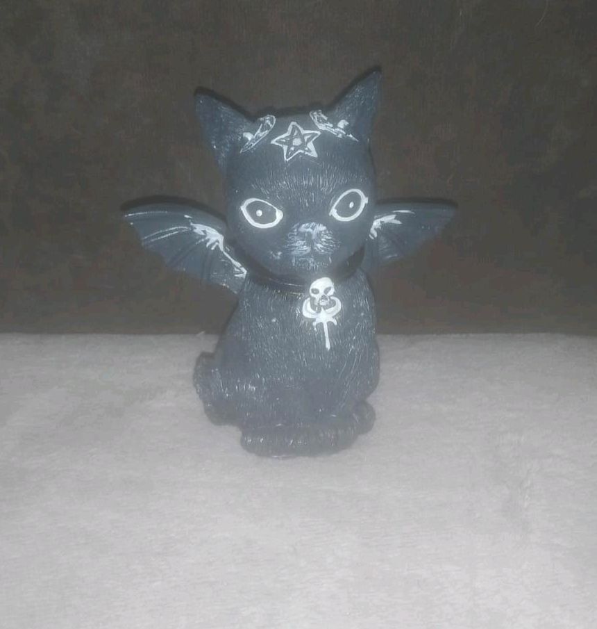 Gothic Cat Katzen Figur düster Vampir ohne Mängel in Bremen