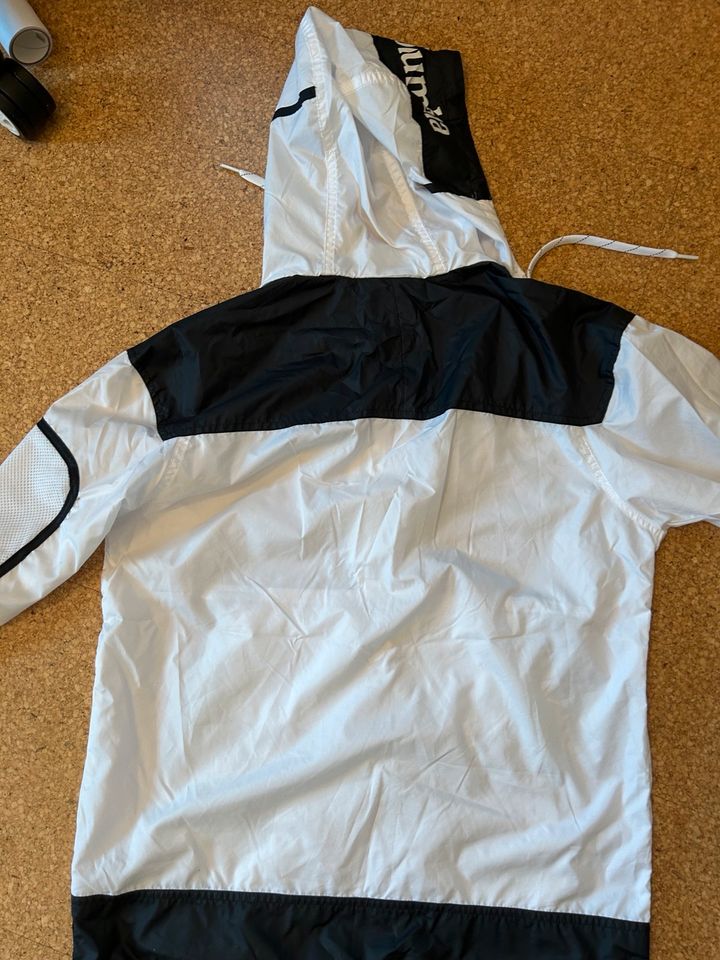 Columbia Windbreaker in Hallenberg