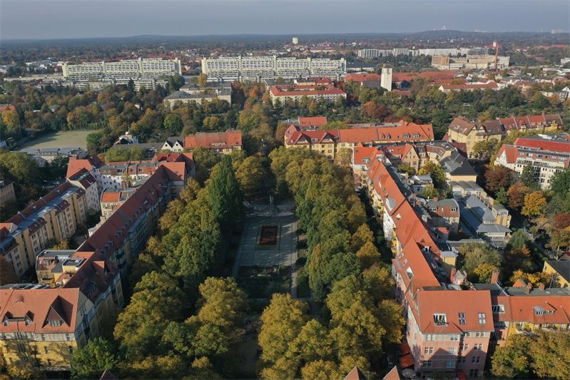 NEUER KP! - EXTRAVAGANTES DESIGNER-DACH mit ca. 5 Meter Deckenhöhe&Dachgarten – mit Weitblick in Berlin