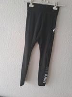 Damen Leggings Hose Nike 2 Stücke zusammen Nordrhein-Westfalen - Spenge Vorschau