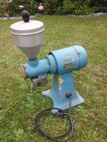 Sehr schöne alte Kaffeemühle Mühle für Kaffee Kaffeemaschine DDR Brandenburg - Schipkau Vorschau