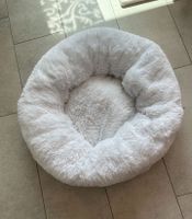 Hundebett Katzenbett Donut Plüsch 70cm Durchmesser Nordrhein-Westfalen - Frechen Vorschau