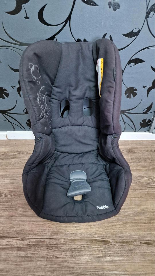 Maxi Cosi babyschale mit isofix station. in Mudau