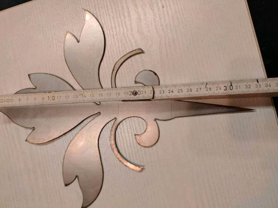 Deko Lilien aus 2mm starkem Metall 32cm lang in Salzweg